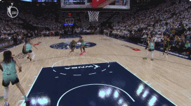 🔥WNBA也疯狂！山猫球员秀空中换手超级拉杆