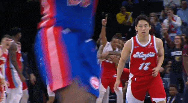 已获队友信任！河村已拥有专属庆祝动作 进球后替补席陷入疯狂