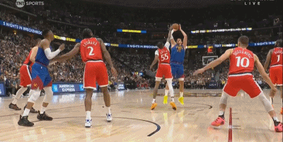 🐢我在！约基奇投不进 威少在小卡阿祖包围下飞身摘板