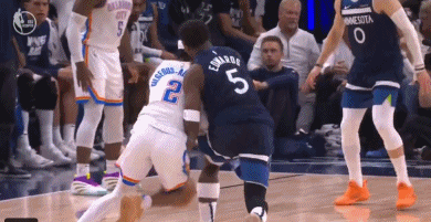 美记：NBA必须禁止通过假摔来欺骗裁判的行为 有处罚球员就会调整