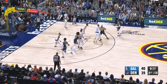 東契奇談投進三分時老爸抱頭掩面：他可能說兒子終于投進了一個球