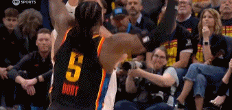 😲抢板式拦截！多特双手摘下约基奇传球助攻霍姆格伦反击得分