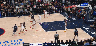 😭没抡动！哈登半场11中2拿4分9板4失误 三分5中0