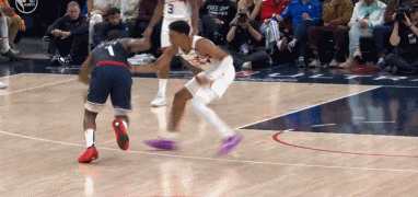 😭没抡动！哈登半场11中2拿4分9板4失误 三分5中0