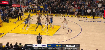 重回孟菲斯！李凱爾曾效力灰熊4個(gè)賽季出戰(zhàn)248場(chǎng) 場(chǎng)均8.5分5.2板