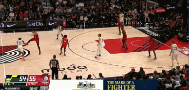 不陪你玩了！爵士第三节不到四分钟轰出16-0领先开拓者