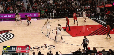 不陪你玩了！爵士第三节不到四分钟轰出16-0领先开拓者