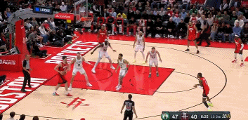 才執(zhí)教半年!郵報:阿莫林入主曼聯(lián)至今已接受近500次采訪??