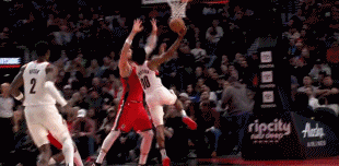 😤祖尼尔一夫当关！先帽亨德森 再迎面血帽艾顿！