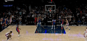 这也行？小哈达威撞倒正在穿鞋的阿努诺比 吹后者防守犯规🤣