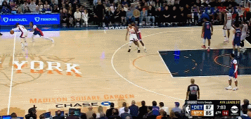 关键球！布伦森单打压到罚球线 翻身跳投打成2+1