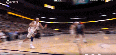 这冲击力！阿隆-戈登底线空切 篮下碾着哈登打成2+1