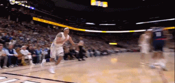 这冲击力！阿隆-戈登底线空切 篮下碾着哈登打成2+1