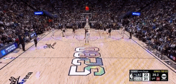 放我就投！威少急停干拔空心命中 退防时一脸的自信