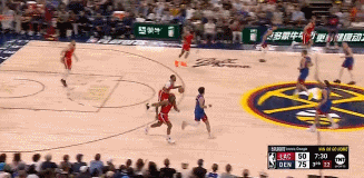 真不容易！鲍威尔转换连过穆雷约基奇 上篮两分止血