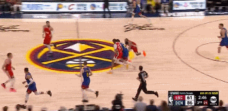 万箭齐发！布劳恩超级空位再中三分 主场球迷兴奋庆祝