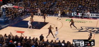 😣没能顶开！约基奇篮下强攻霍姆格伦被后者大帽扇出