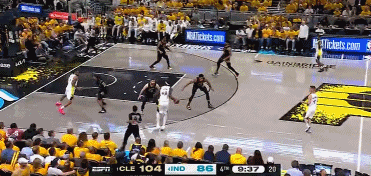 点燃主场！麦康纳连中2球并造掩护犯规 随后助攻西卡三分打停骑士