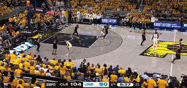 点燃主场！麦康纳连中2球并造掩护犯规 随后助攻西卡三分打停骑士