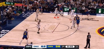 咬住了！贾马尔-穆雷借掩护三分命中 掘金仅落后1分了