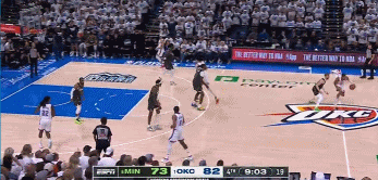 💪够强硬！霍姆格伦切入不惧兰德尔补防双手暴扣