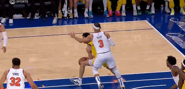 还有机会？内史密斯三分再中追到个位数分差！个人三分6中5了！